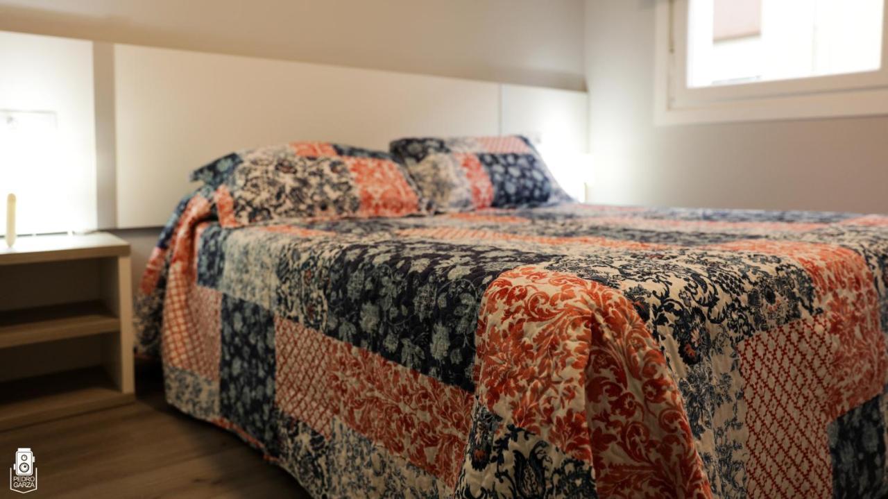 dp85 Apartamentos Sarria Bagian luar foto